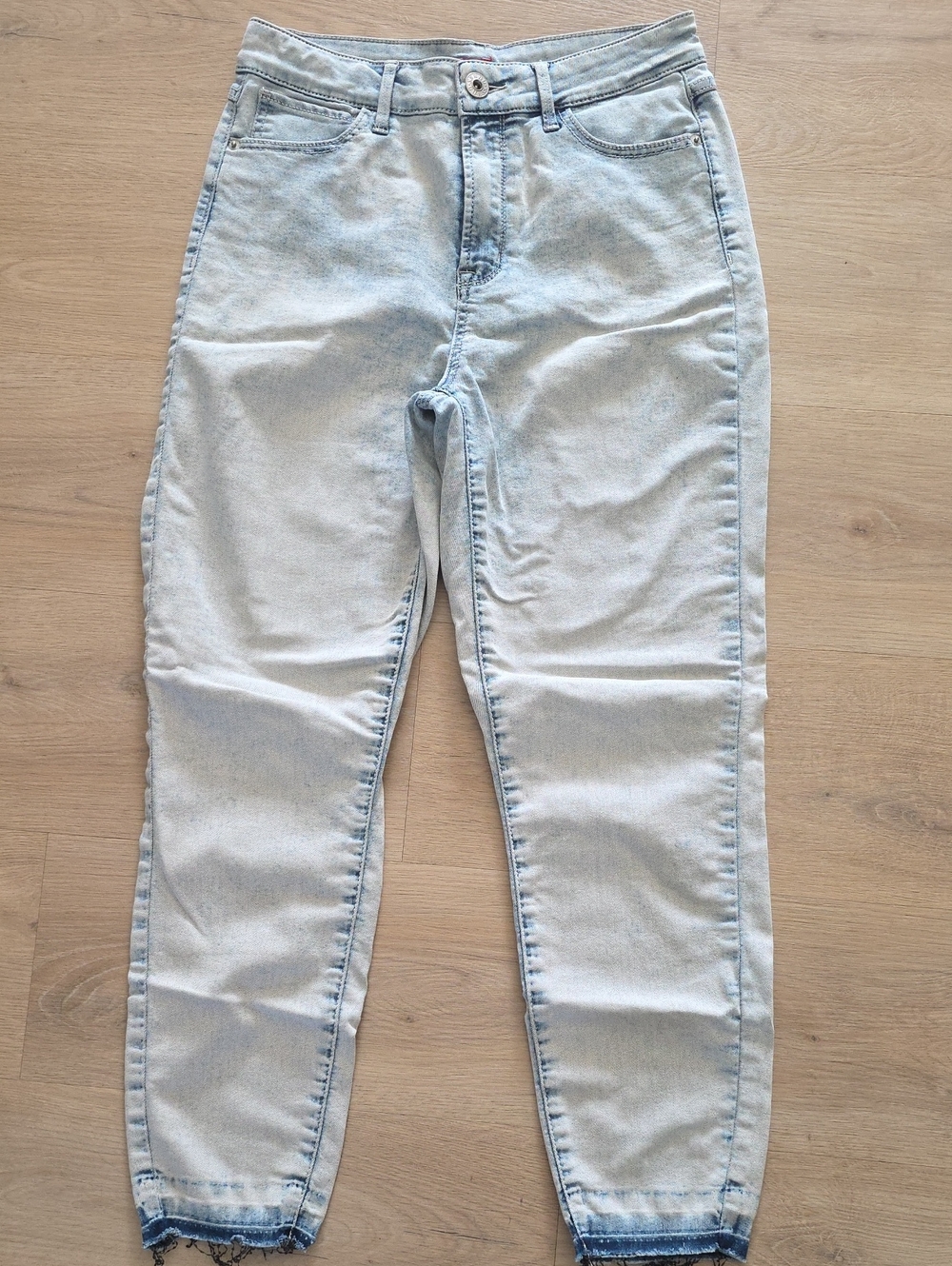 Guess Light Wash High-Rise Ankle Jeans